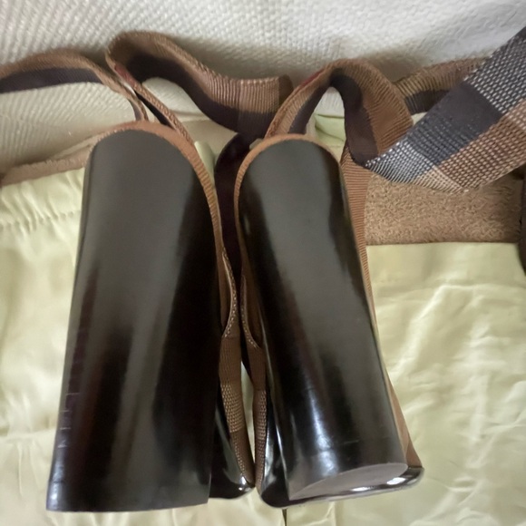 BURBERRY THE UP PUMP SIZE 40.5 BIRCH BROWN. - Picture 6 of 13